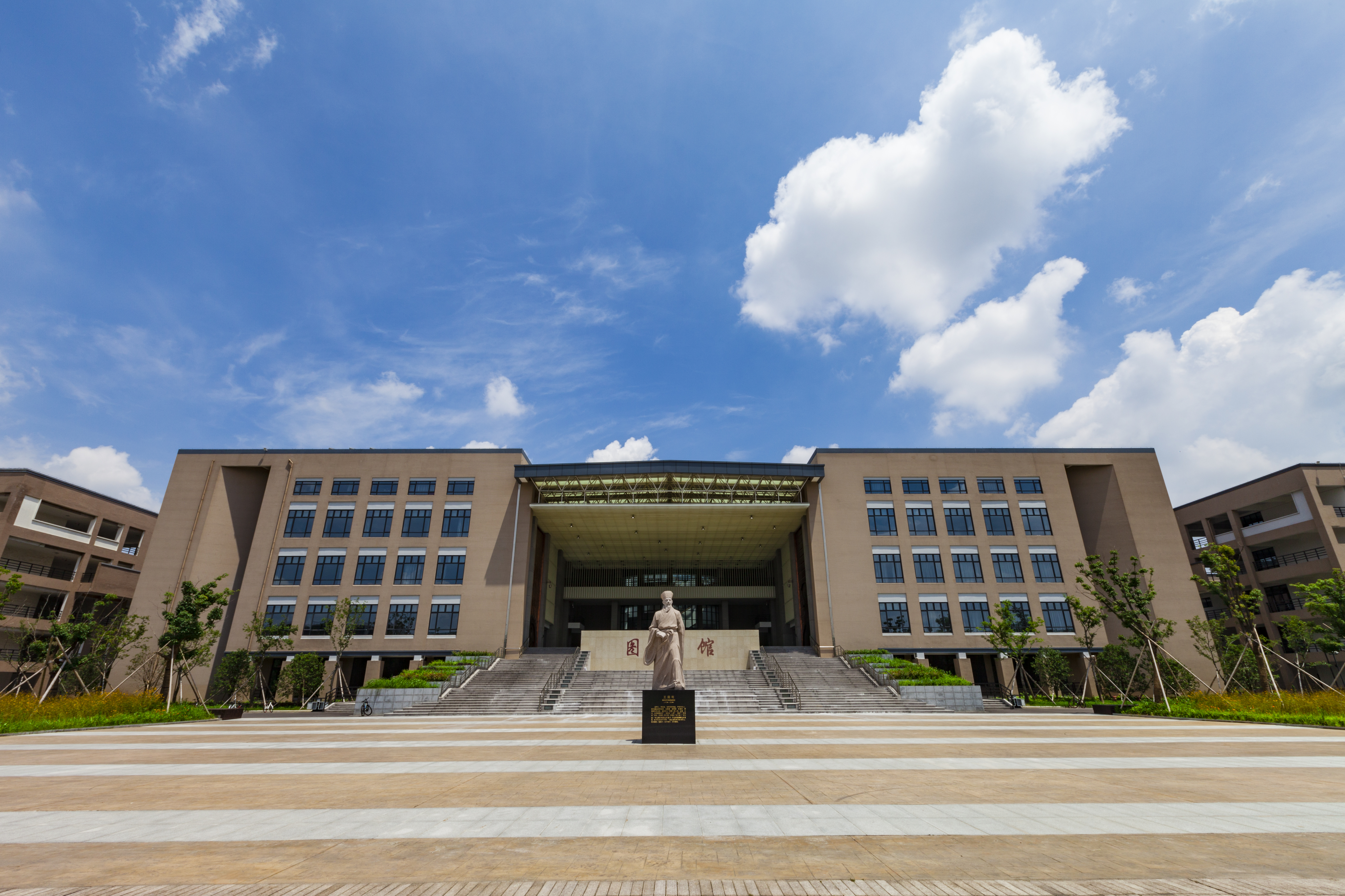 一人公司、合作困境与AI：藏在朴素逻辑里的生存智慧